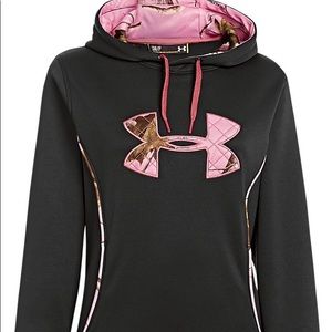 💕2/60$ Under Armour Camo Sweater
